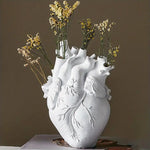 Herzförmige Blumenvase aus Keramik – 30 cm hoch in Rot, Schwarz, Weiß und Gold für romantische Akzente-1