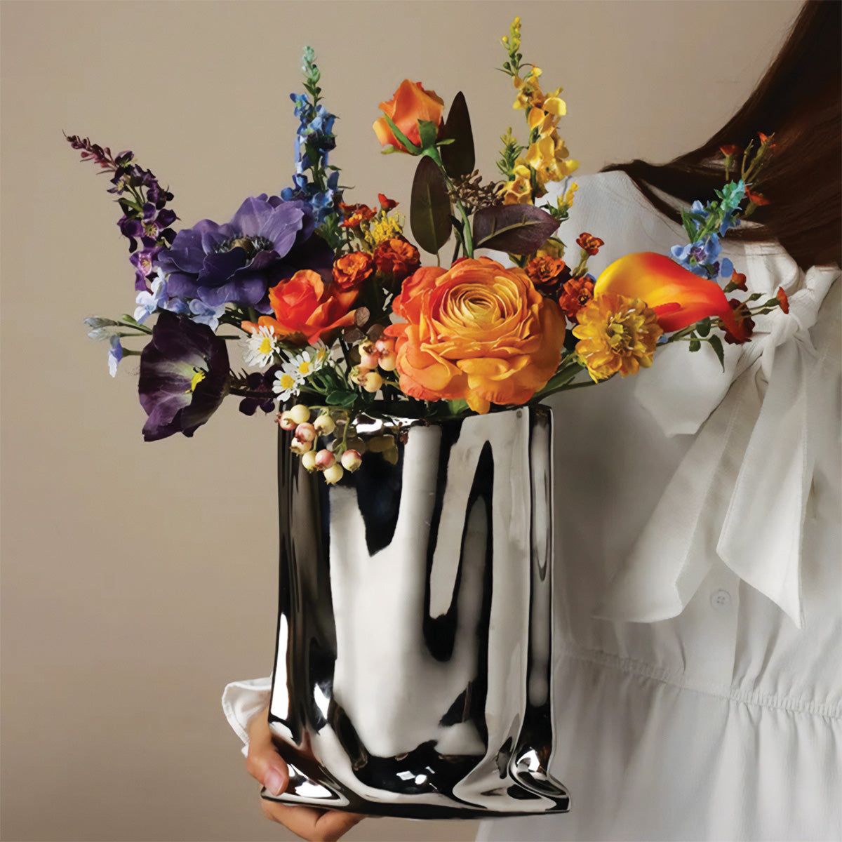 Variant image for Plissierte Blumenvase aus Keramik – Elegantes Falten-Design in Chrom und Weiß Gelb, 23,5x16,5cm – Stilvolle Vasen für Ihr Zuhause-1